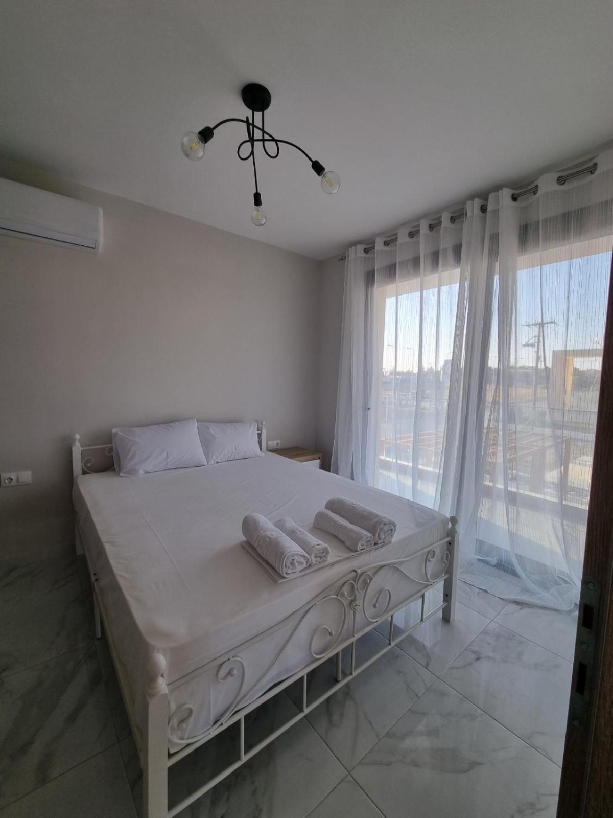 G Quattro Luxury Lefkimi