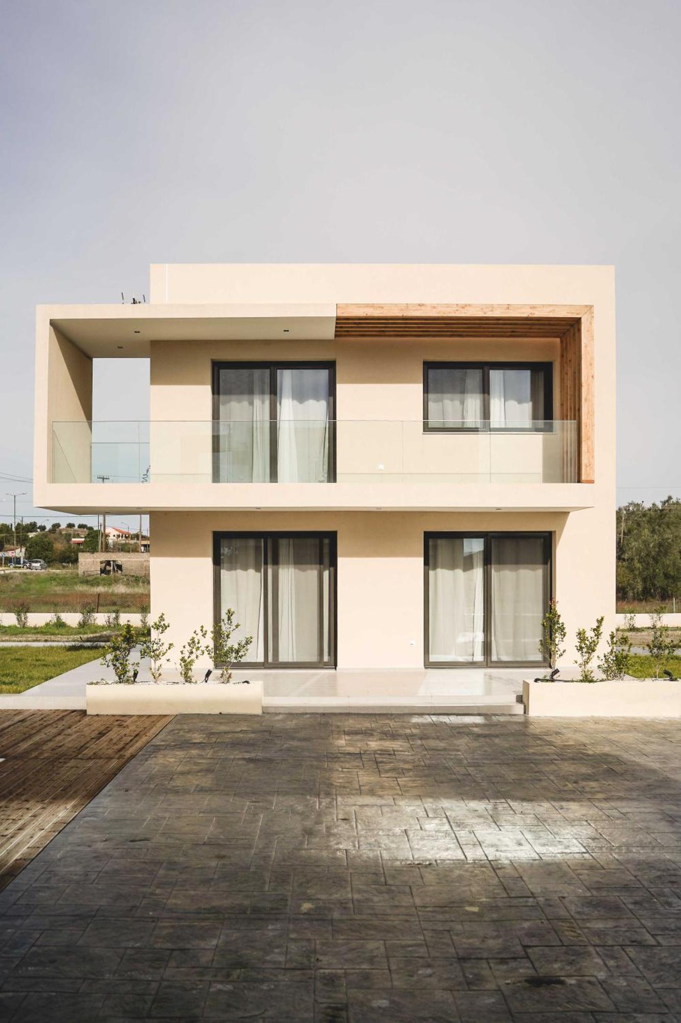 G Quattro Luxury Lefkimi